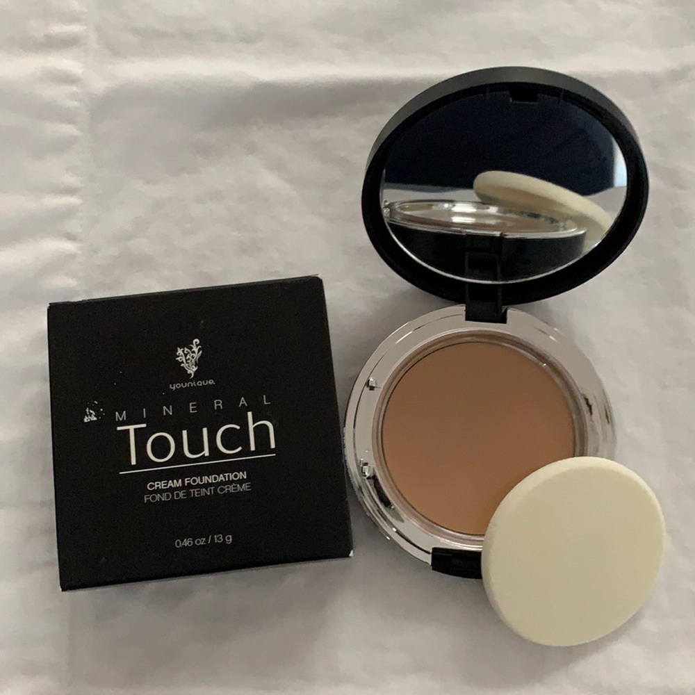 Younique Touch Cream Foundation